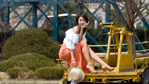 Park Hyun Sun – Orange Skirt
