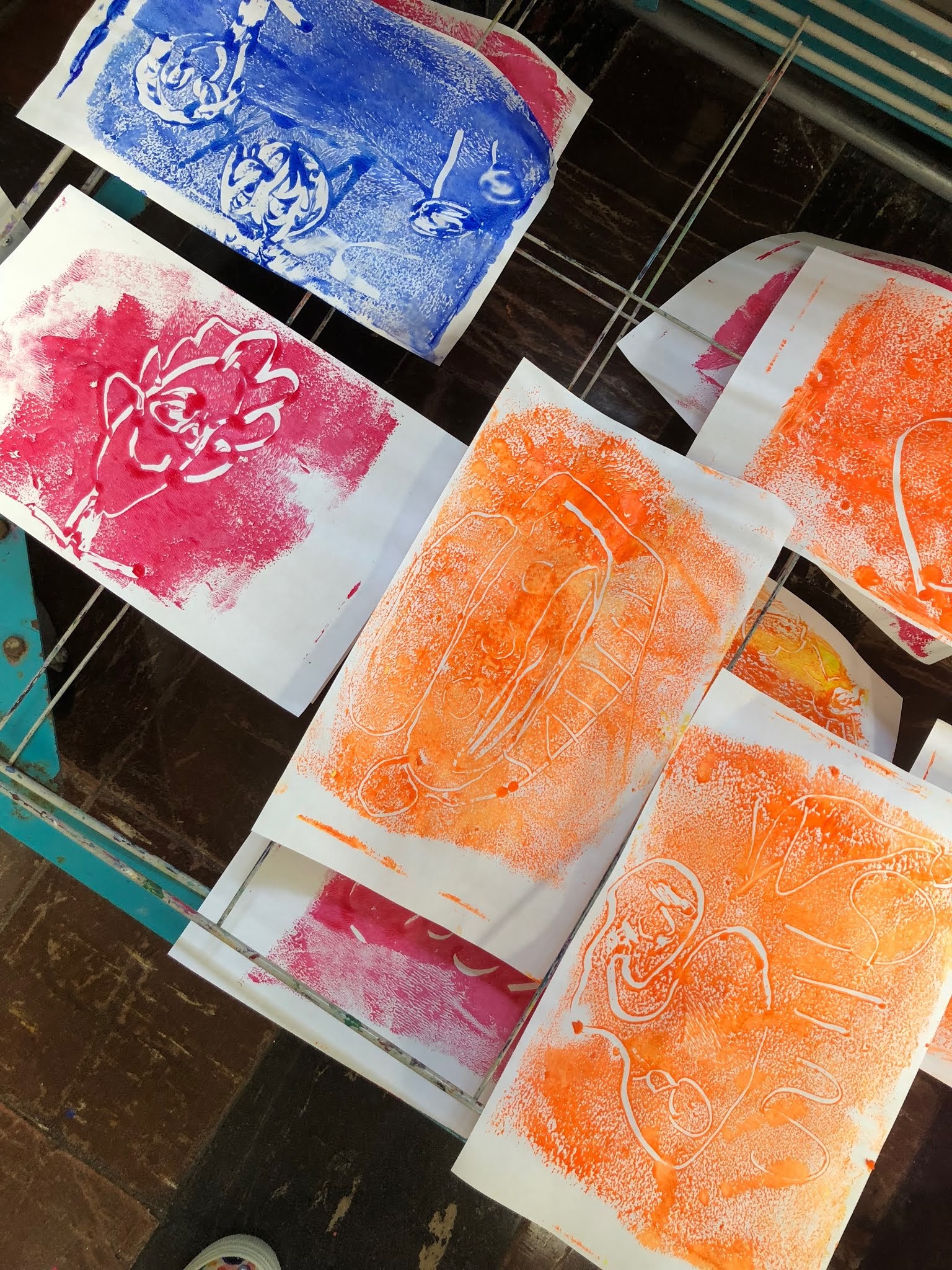 Mrs. Harris' art room kindergarten monoprinting art lesson