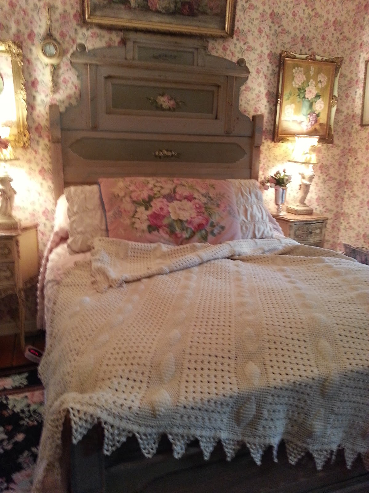 CORRABELLE ROSE Antique Bedding
