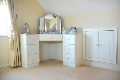New corner dressing table designs and ideas