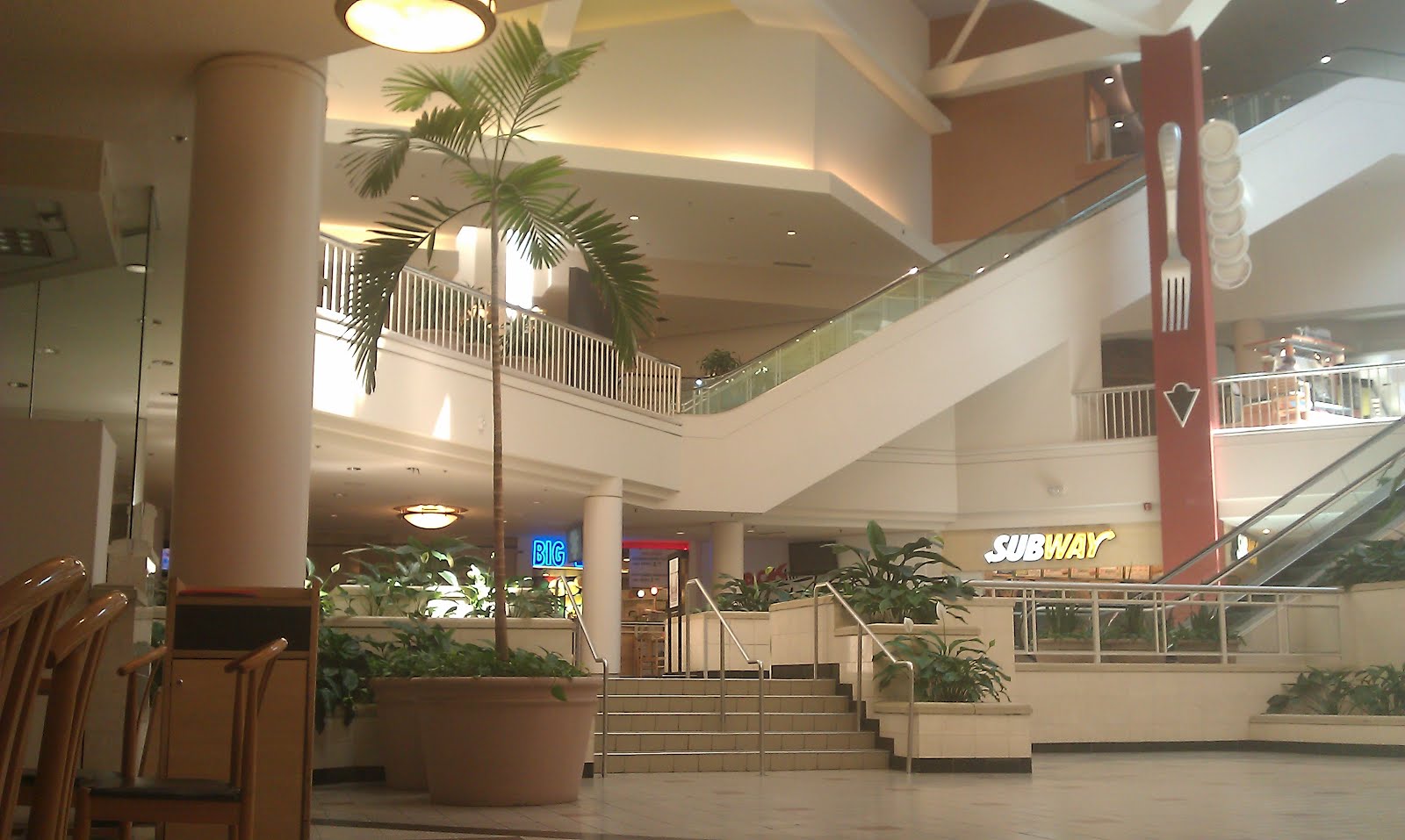 VALLEY VIEW CENTER MALL