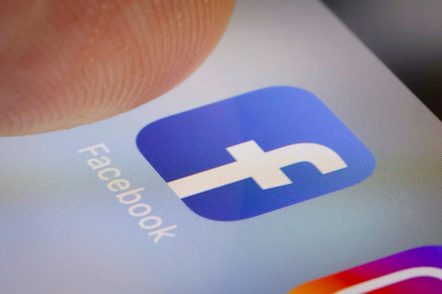 Facebook once again delays its 'Clear History' privacy tool