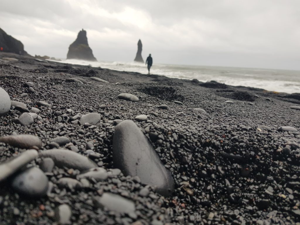 Черный пляж Рейнисфьяра в Исландии