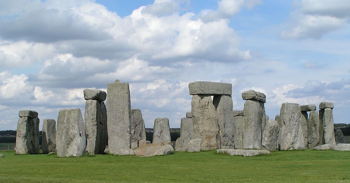 The Stonehenge and Eastern island are opposite sides of the Earth