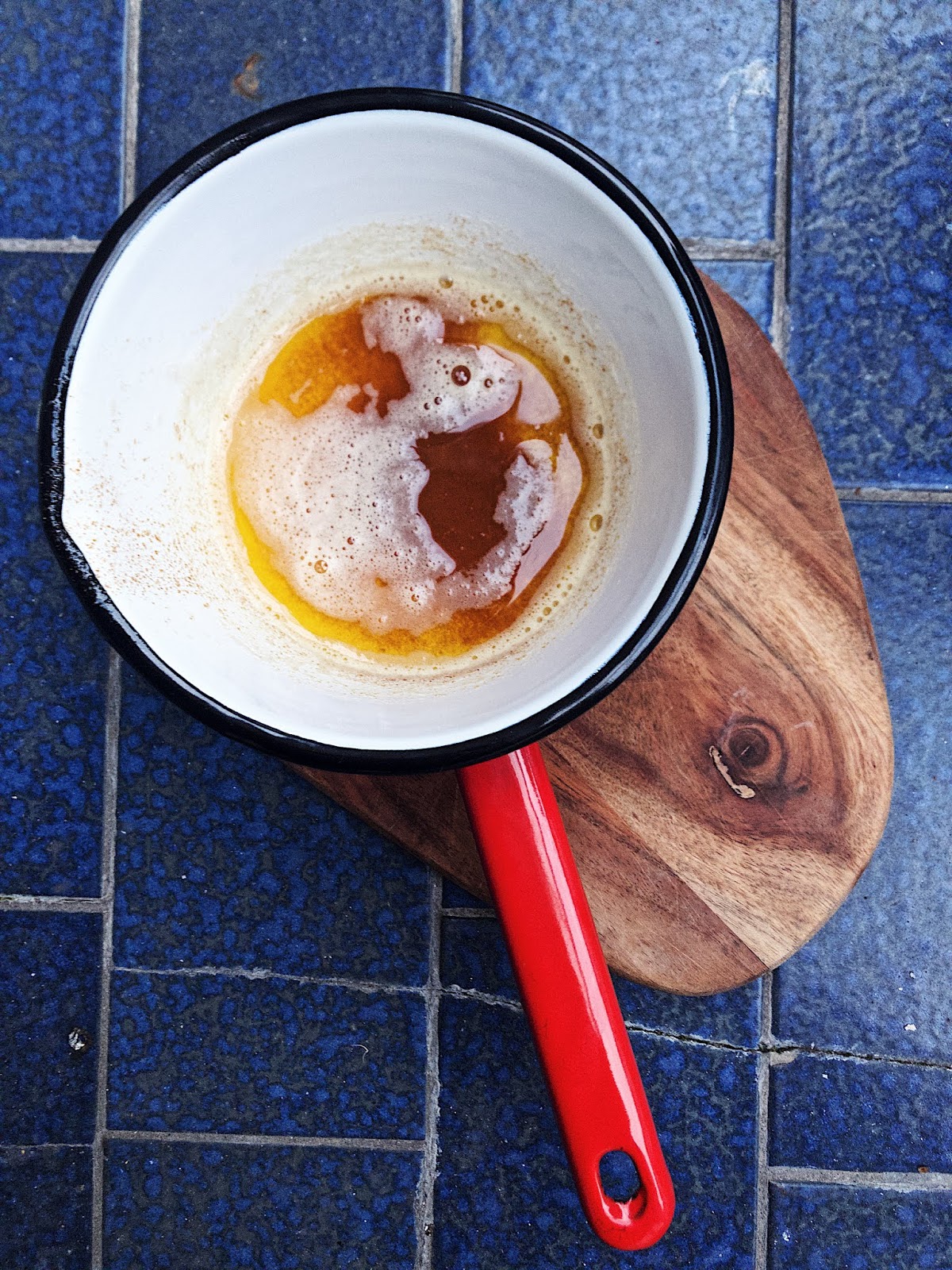 Wie macht man braune Butter? How to make brown butter? (Deutsch & English) The Recipe Suitcase