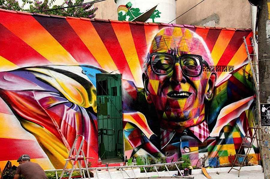 (Des) Mess Around: Eduardo Kobra colorful graffiti