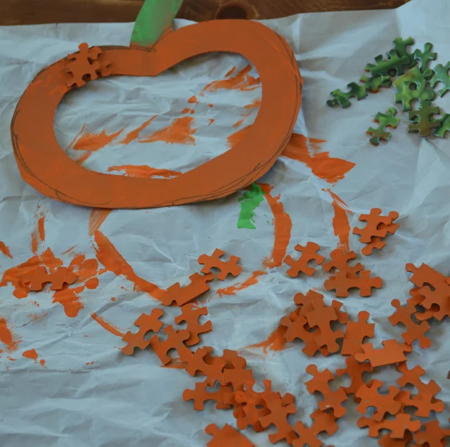 Painting Puzzle Pieces and cardboard pattern orange for Crafts