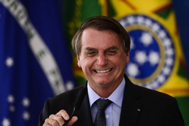 Bolsonaro erra cálculo e diz que queda de 4% e alta de 5% gera aumento de 9% no PIB