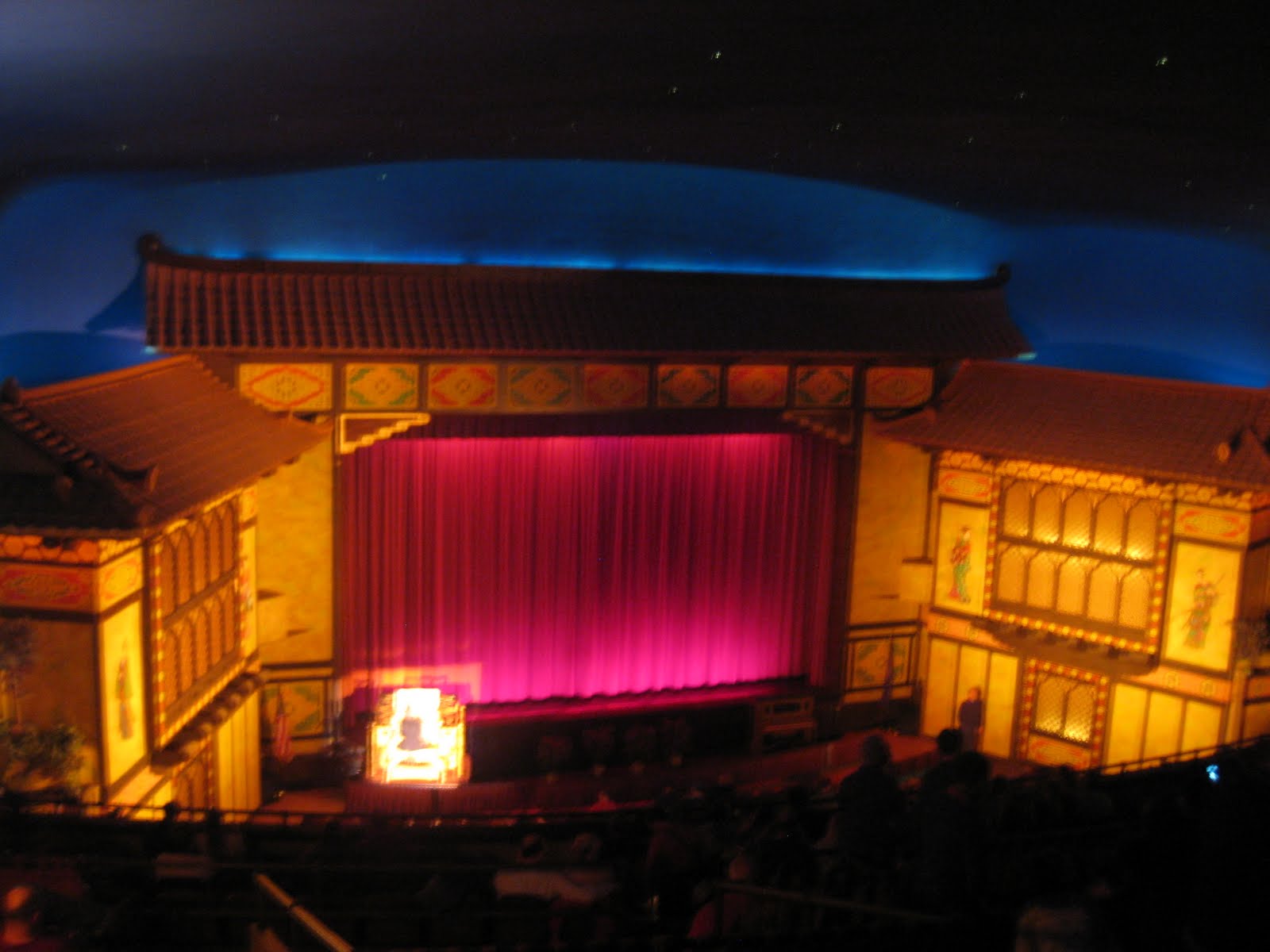 RETRO KIMMER'S BLOG THE REDFORD THEATER HOLIDAY EVENTS!