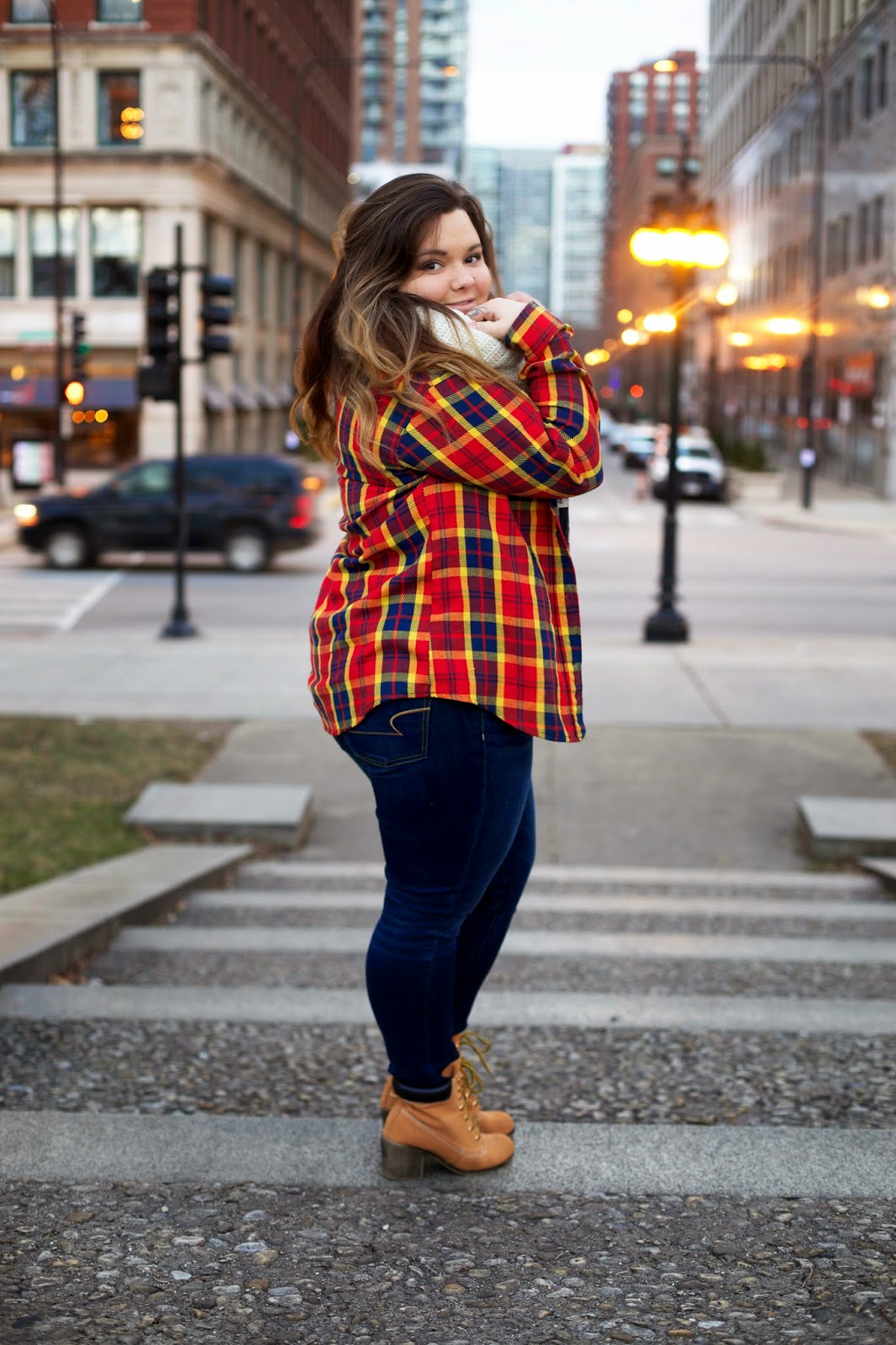 natalie off duty, Natalie Craig, lazy fashion, simple fashion, plaid shirt, plaid button up, oversized, chicago, timberlands, american eagle jeans, natalie in the city, plus size fashion blogger, winter fashion, chicago street style, infinity scarf, thick girls, bbw, curvy women, embrace your curves, jeans for curvy girls,