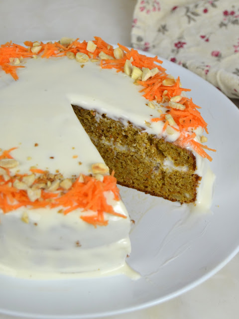 Cómo preparar la tarta de zanahoria con cobertura de queso