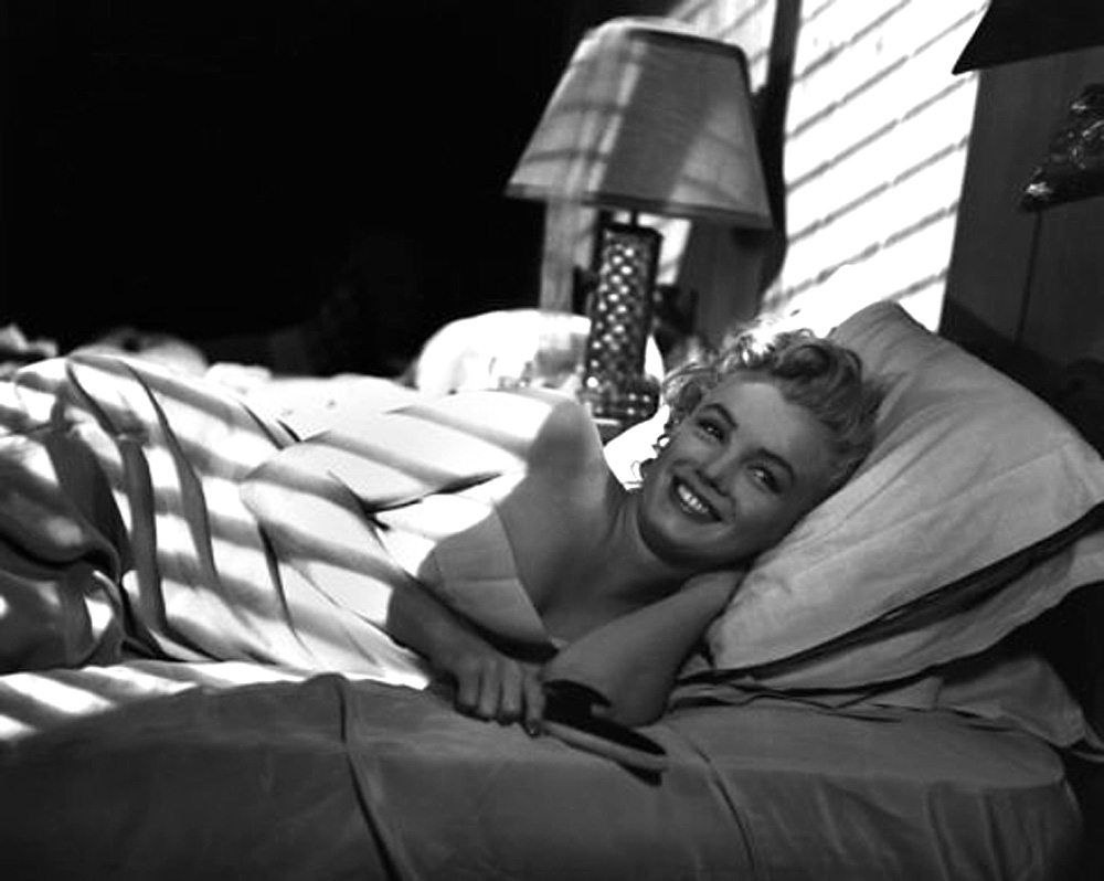 мэрилин пятикратно фильм 1973. мэрилин монро в фильме джентльмены предпочитают блондинок. мэрилин монро кадр из фильма. тайная жизнь мэрилин монро сериал. актеры фильма тайная жизнь мэрилин монро.