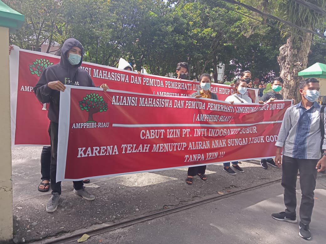 Gelar AKsi Demo, AMPPIHIBI Desak DLHK Provinsi Riau Evaluasi Izin PT ISS Gelar AKsi Demo, AMPPIHIBI Desak DLHK Provinsi Riau Evaluasi Izin PT ISS