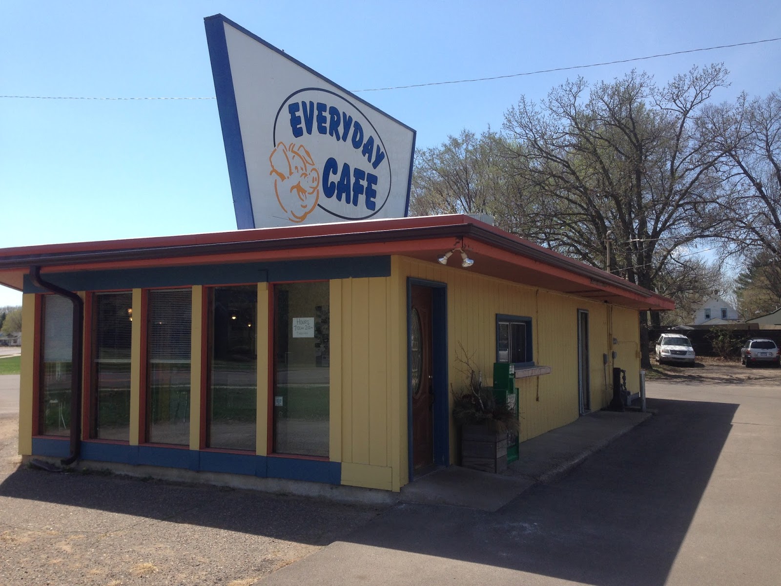 Food Write Everyday Cafe in Cambridge, MN