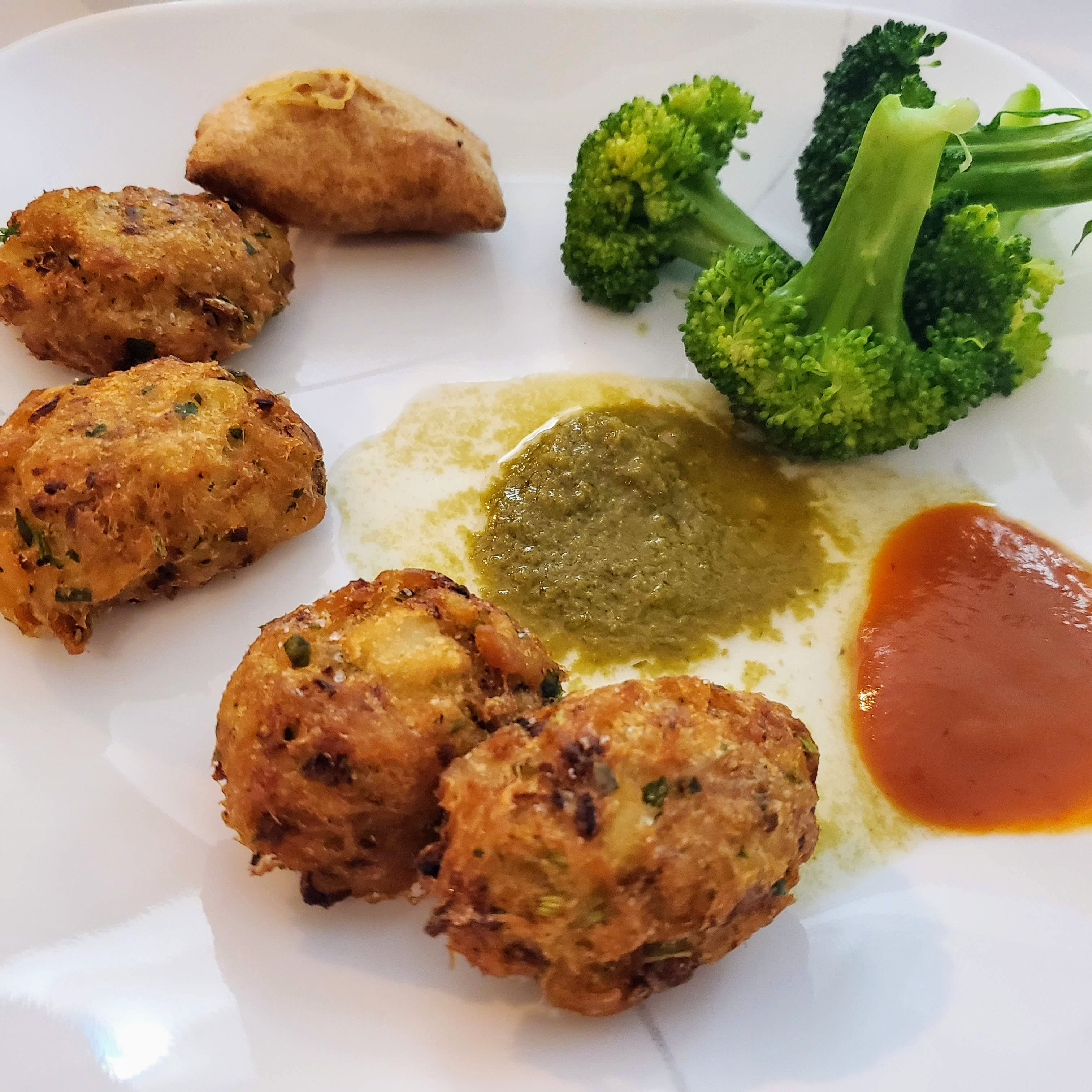 Fish cakes (with Bacalhau salted cod)