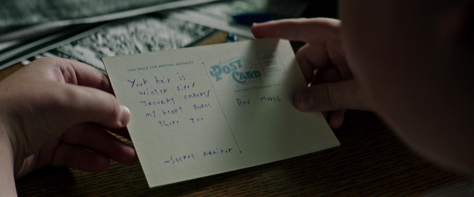 Конверт с запиской. Записка в оно 2. Старинная записка. Записки эстетика. Одни из нас 2 код от двери.