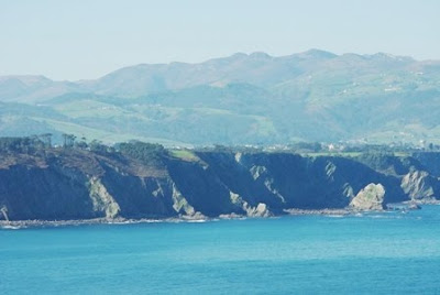 Valdés, vista de la costa occidental desde el cabo Busto