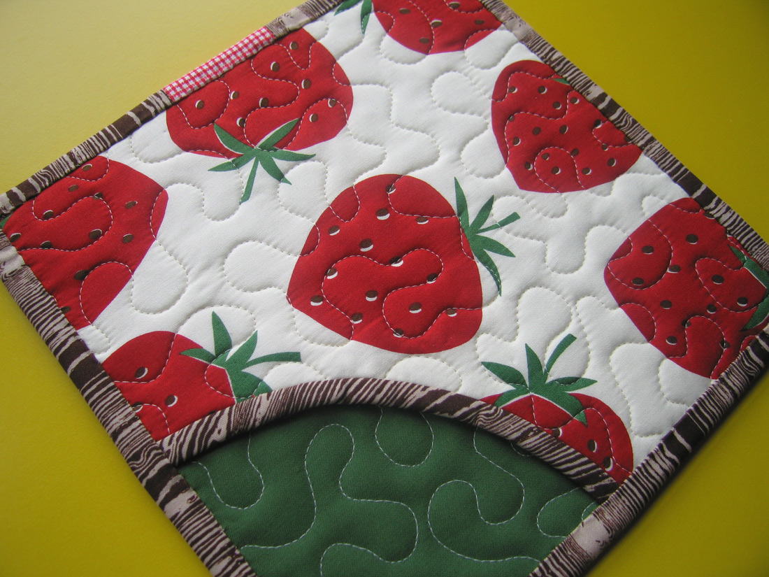 How to Make a Quilted Potholder: A Step by Step Tutorial - A Quilting Life