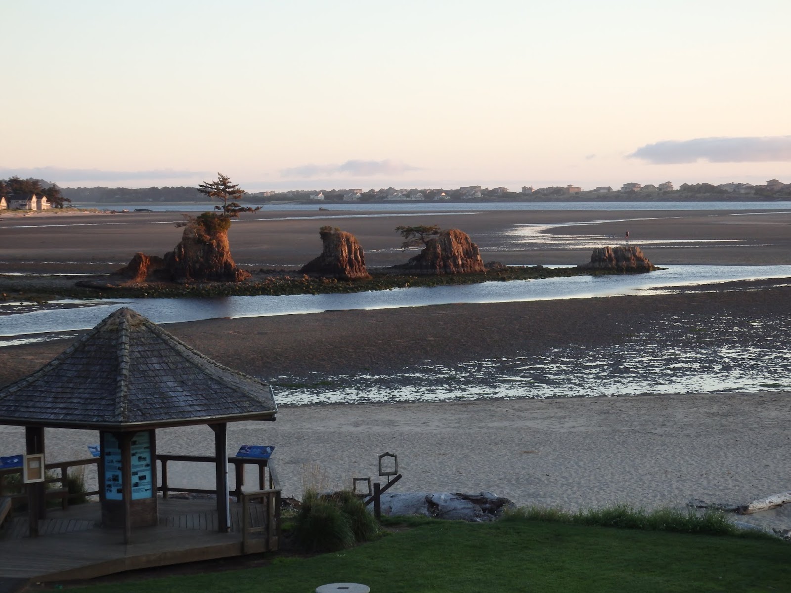 2 On the Road Condo and Siletz Bay Park