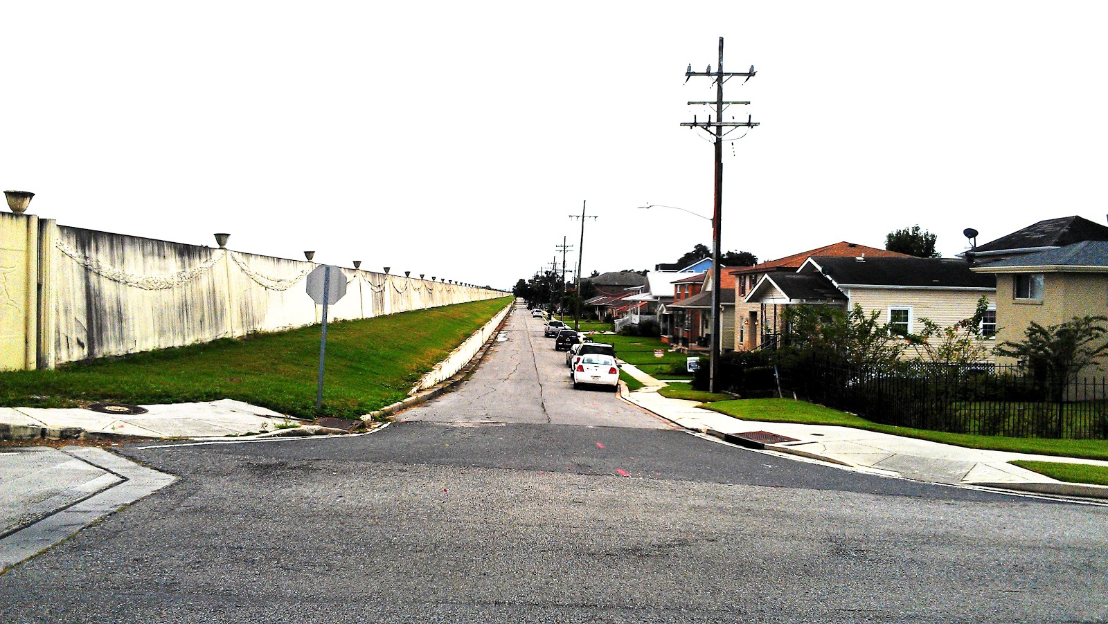 angels and people, life in New Orleans Orleans Ave. and Robert E. Lee