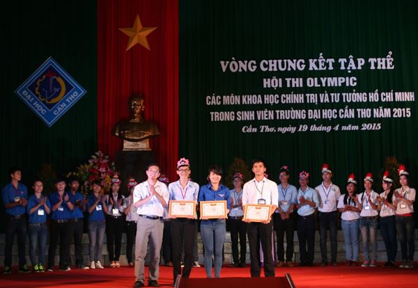 ĐH Cần Thơ: Dẫn đầu về số sinh viên thi Olympic các môn Khoa học Chính trị và Tư tưởng Hồ Chí Minh