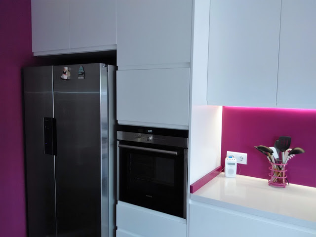 cocina-blanca-y-fucsia-cce08-min cocina-blanca