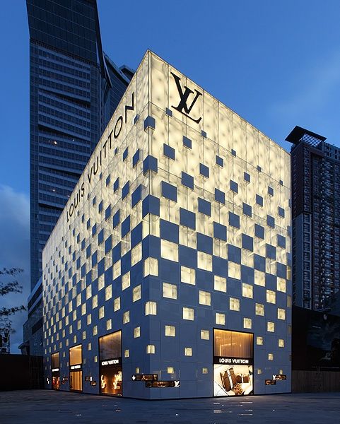 Louis Vuitton : Chapter 4. The Marketing Environment
