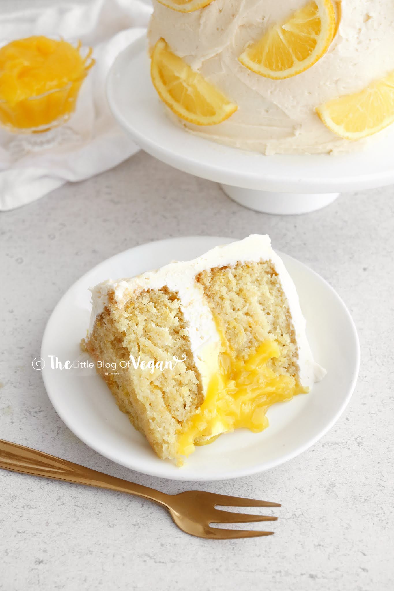 Lemon Cake Slice-of-lemon-cake-with-lemon-curd
