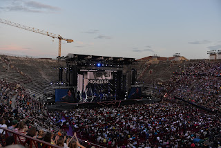 The stage at the Arena di Verona, where Venditti performed at the Wind Music Awards in 2016