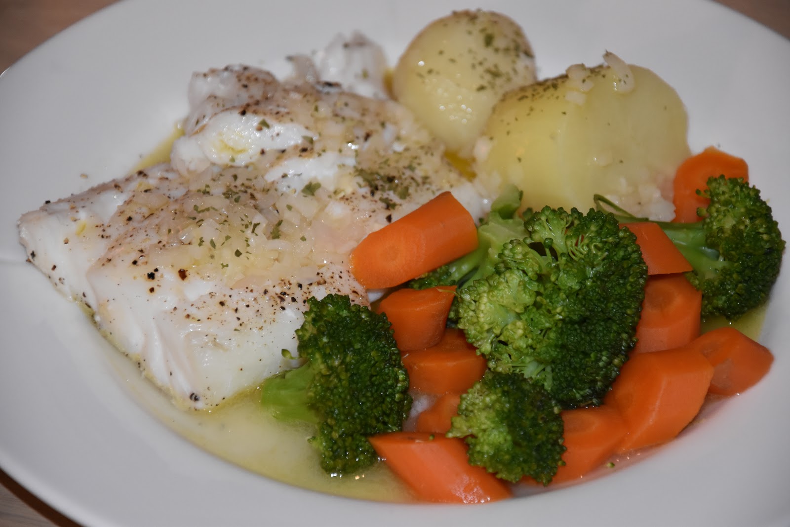 Grillet Skreifilet Med Tomatsalat