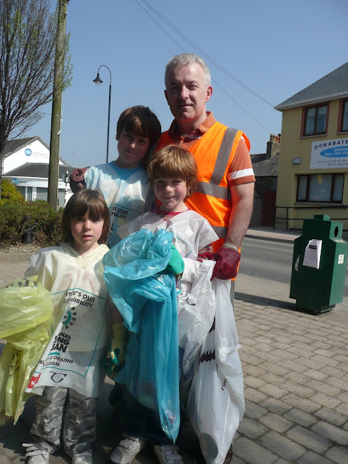 Volunteers doing their bit for the 2011 Spring clean.