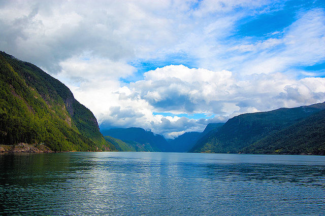 The awe-inspiring Hardangerfjord on Norway's west coast. Photo: Tacker.