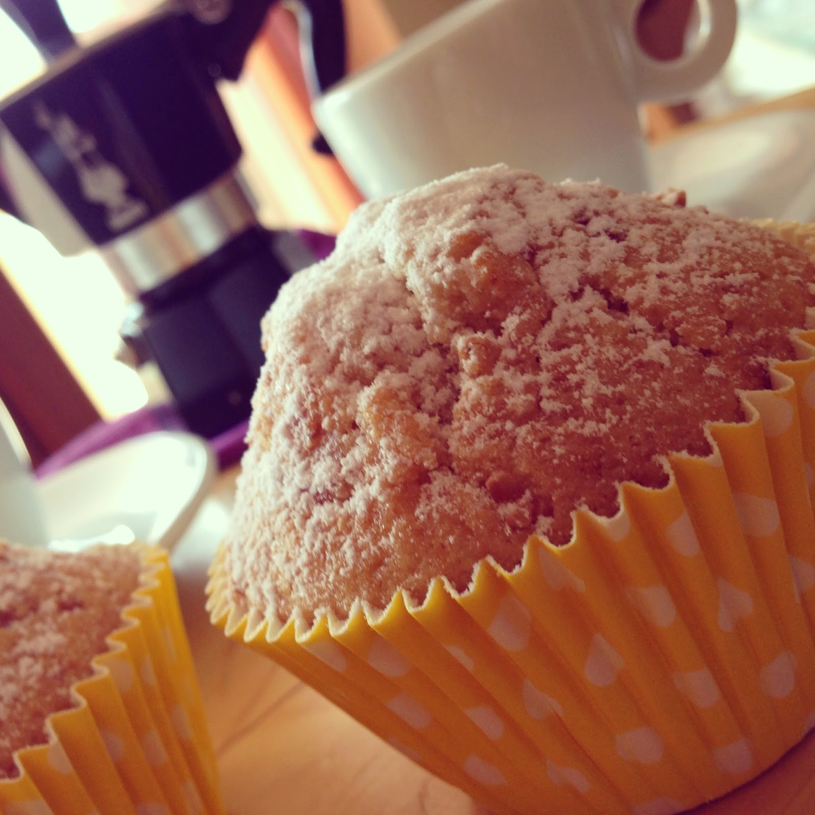 muffin con amaretti e confettura di albicocche!