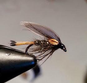 Piscari-Fly : Blae Wing Sooty Olive