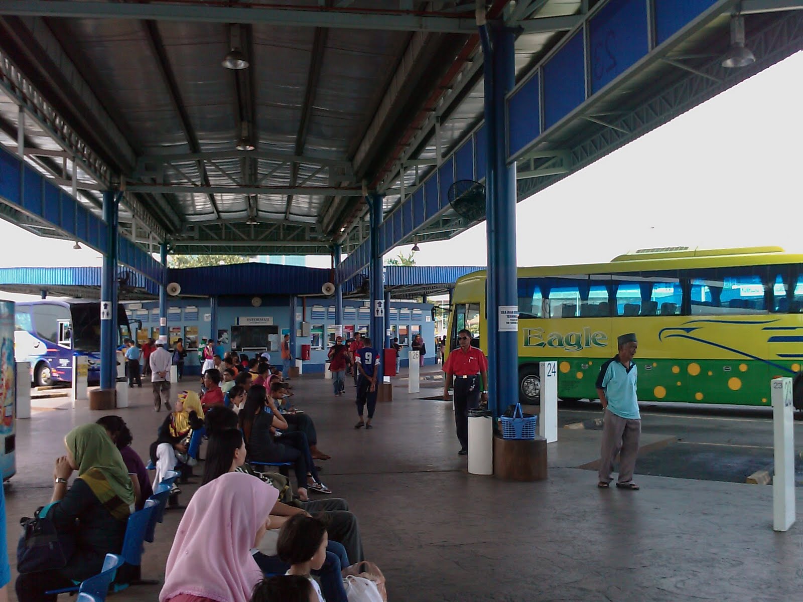 Stesen Bas Jalan Duta - LRT, bas Rapid KL lanjut operasi malam merdeka