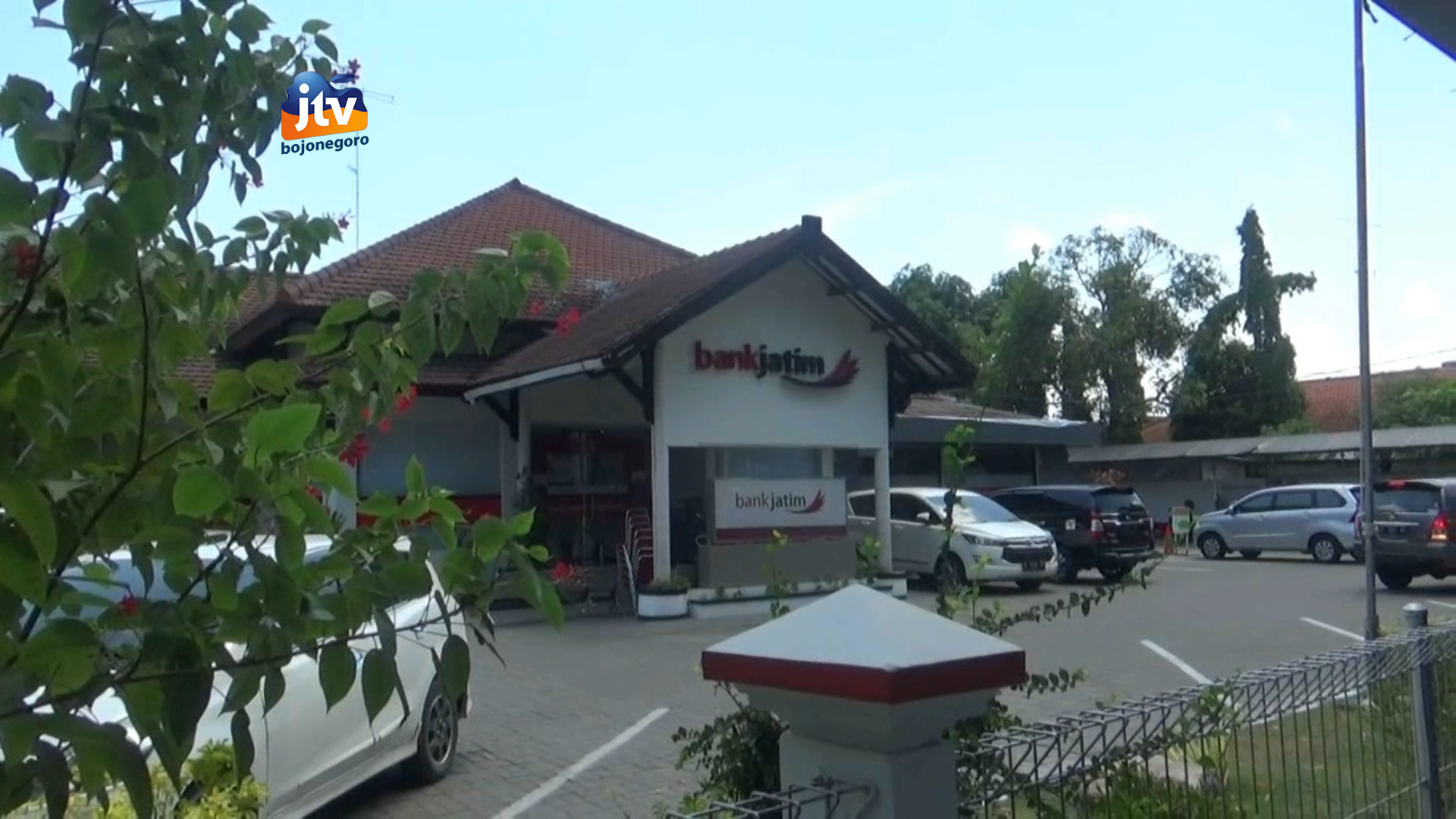 Pegawai Positif Covid 19 Bank Jatim Bojonegoro Tutup Sementara