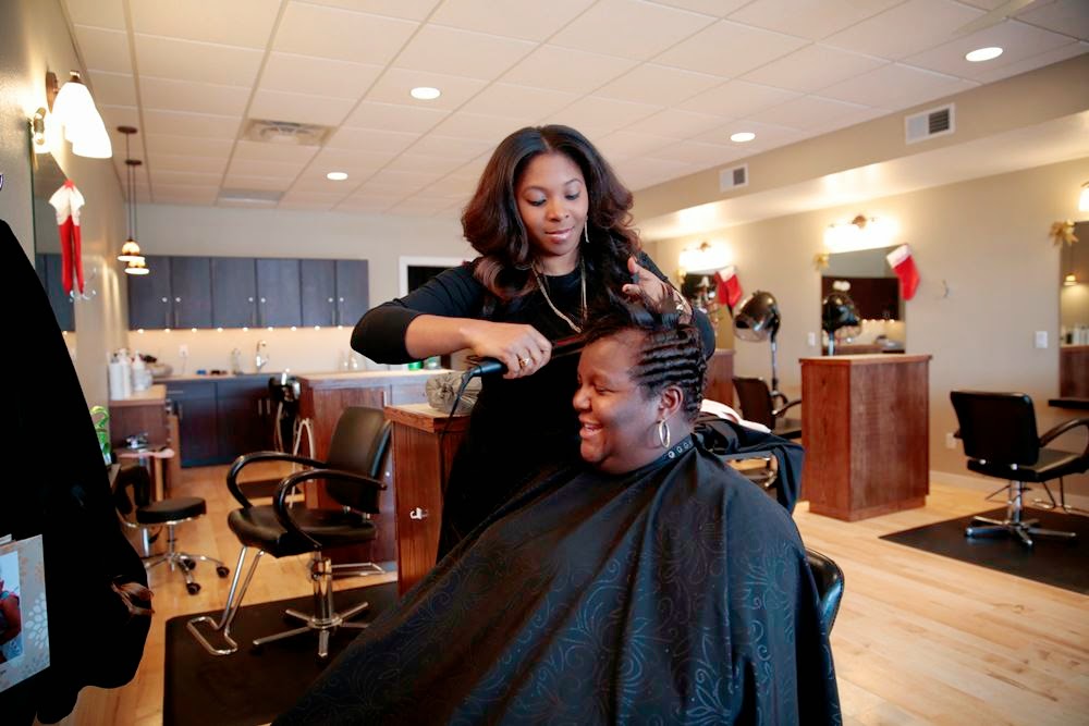 American Crime Background Wardrobe HAIR SALON EMPLOYEES