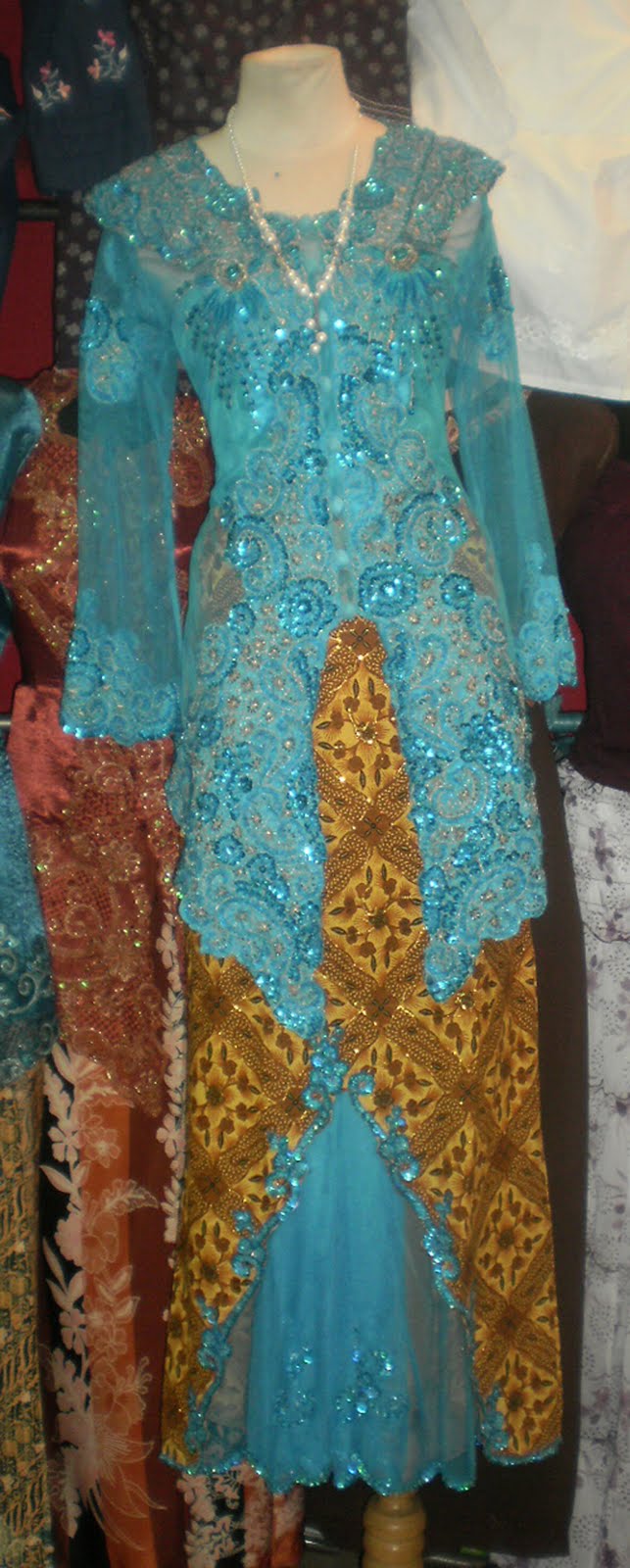 Terbaru 28+ Kombinasi Warna Kebaya Yang Bagus