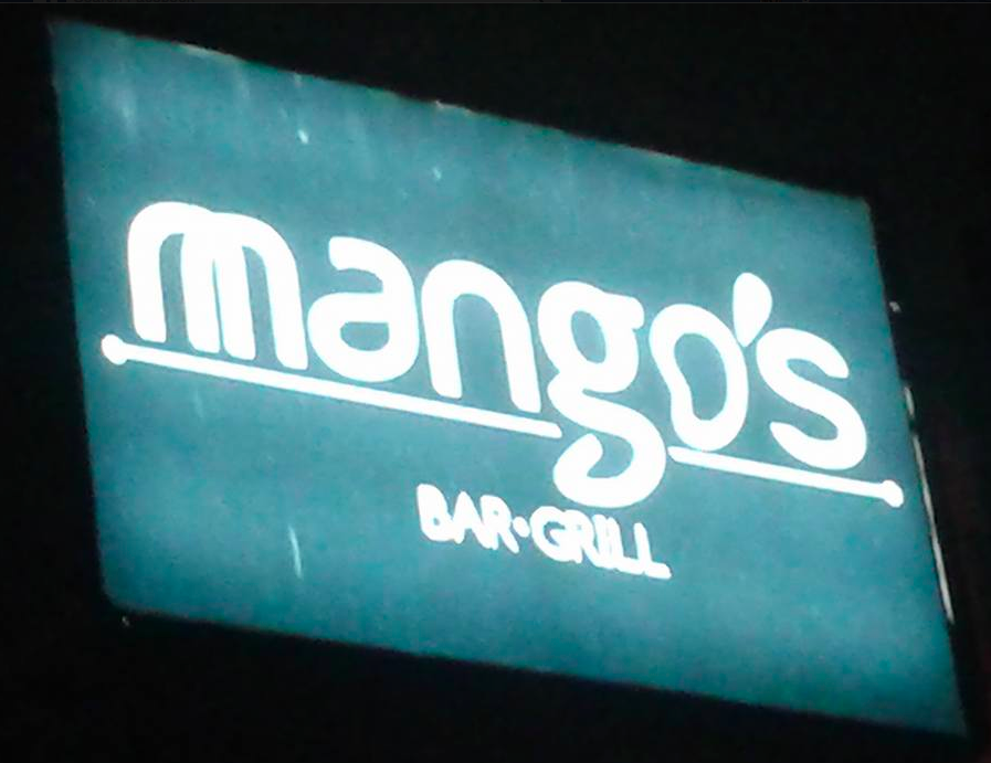 DiVagando Mango's Bar & Grill