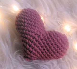 PATRON GRATIS CORAZON AMIGURUMI 48636 💗