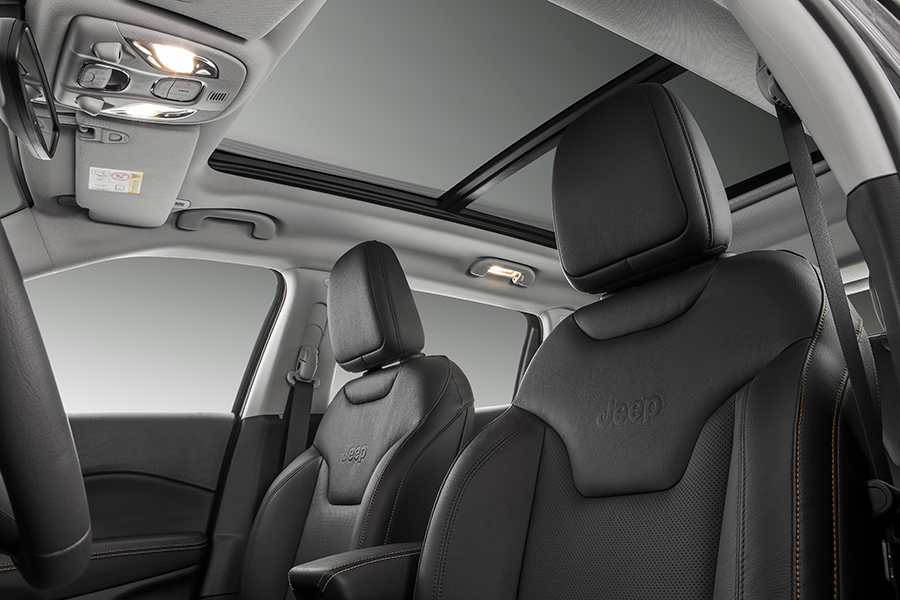 ConcettoMotors Jeep Renegade e Jeep Compass são equipados com teto