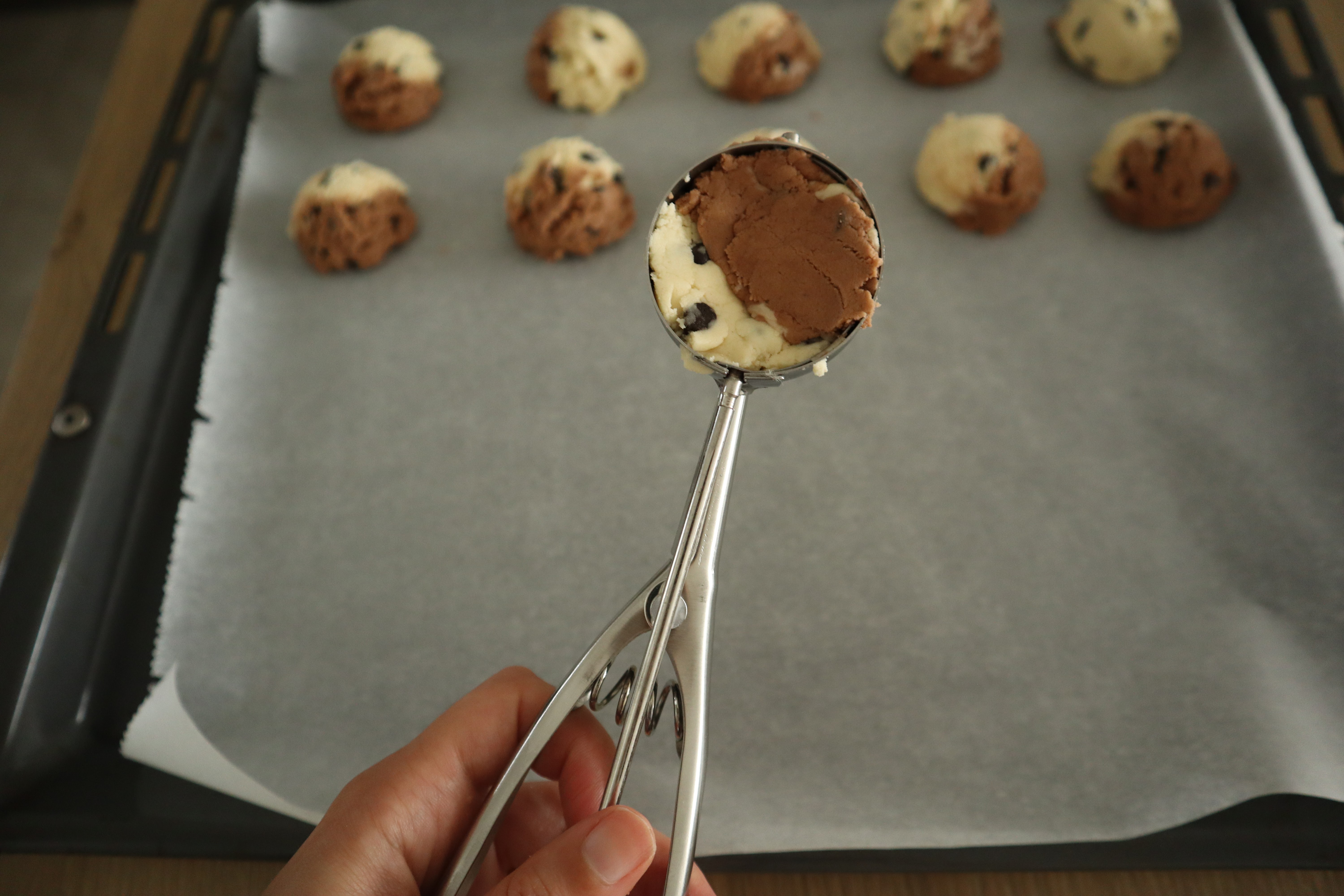 Ice Cream Scoop Chocolate Chip Cookies - Episode 485 - Baking with Eda 