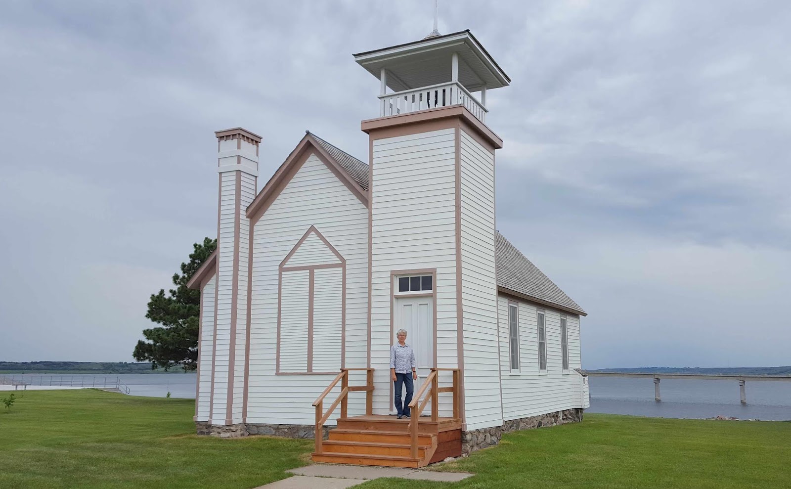 Wandering His Wonders Waiting for a fix in Pierre, South Dakota