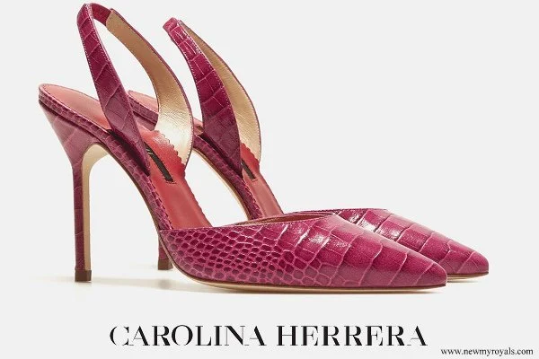 Queen Letizia wore Carolina Herrera pumps