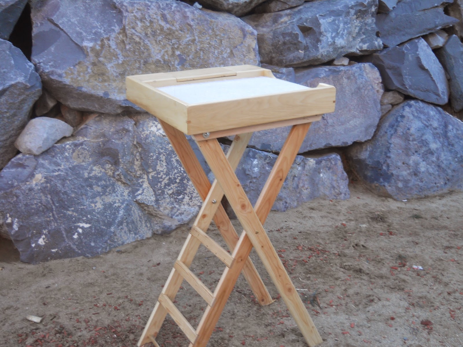 Black Diamond Rabbitry Grooming Table