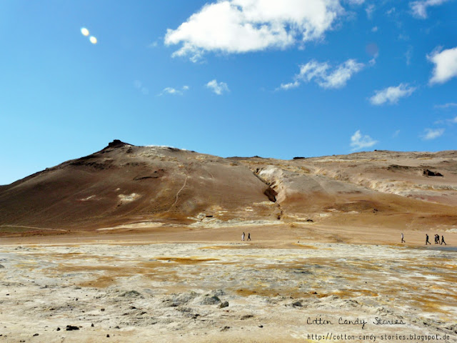 Blick über das Gebiet Hverarönð und den Námafjall in Island