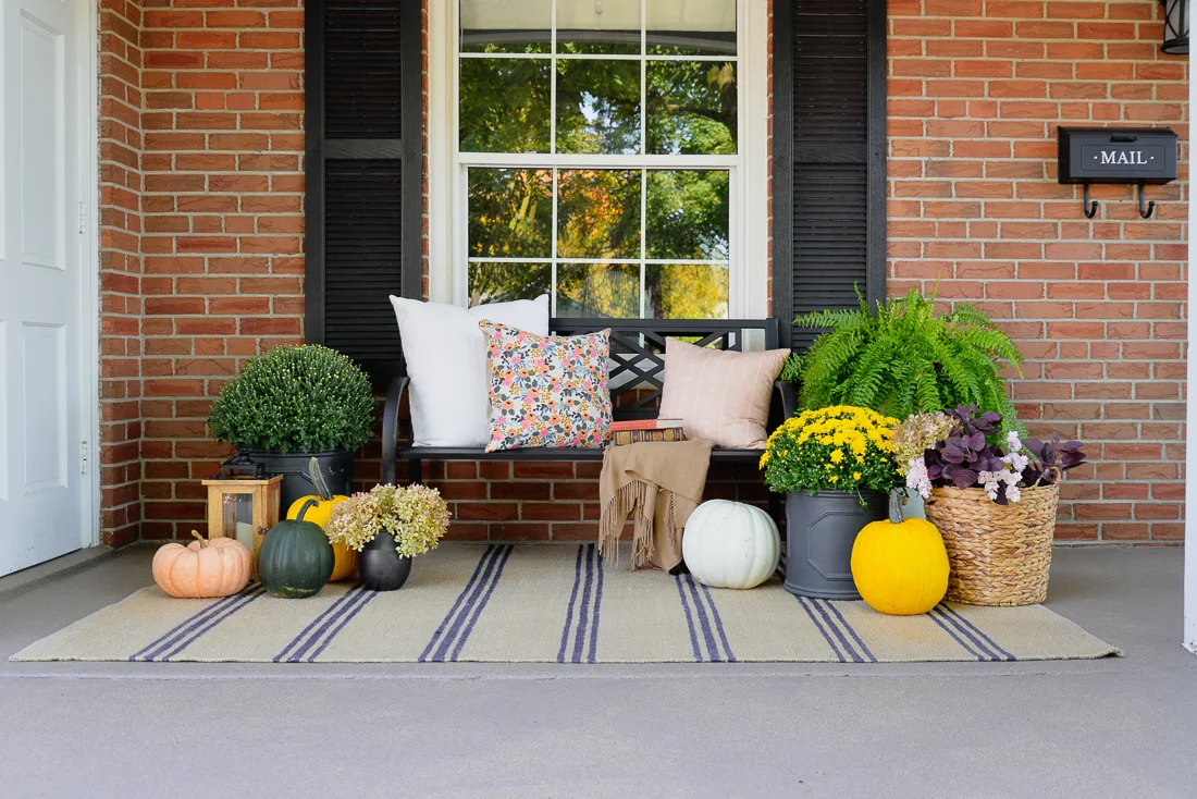 fall front porch decor, simple fall porch decor, fall porch decor ideas