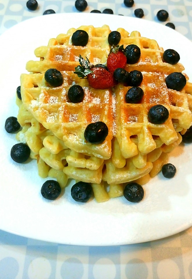 sarguna's fantabulous kitchen Cornmeal Thin Waffle