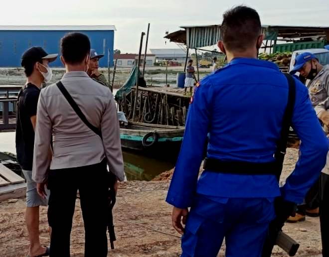 Tim Hunting Polri Amankan 5 PMI, TKP Pelabuhan Rakyat Sagulung Batam Tim Hunting Polri Amankan 5 PMI, TKP Pelabuhan Rakyat Sagulung Batam