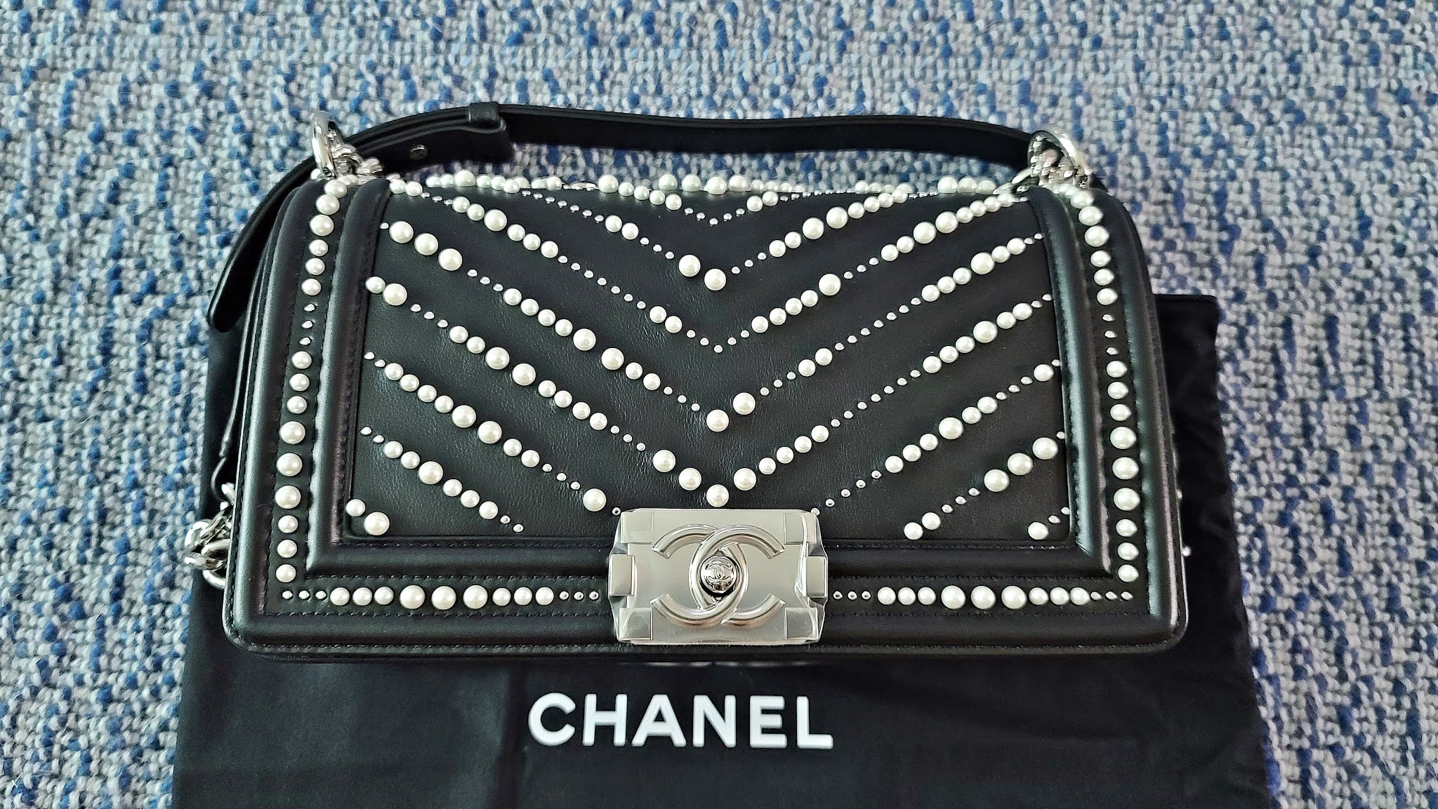 unboxing my chanel precision bag!!!!!!! #chanel #unboxing #chanelbag